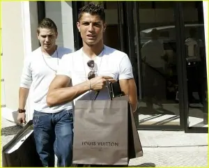 cristiano-ronaldo-louis-vuitton-01-300x241